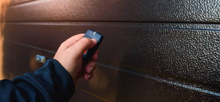 automatic door opener with remote control in Keystone
